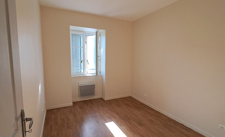 Appartement T4 77m² 63490 SUGERES - Image 3