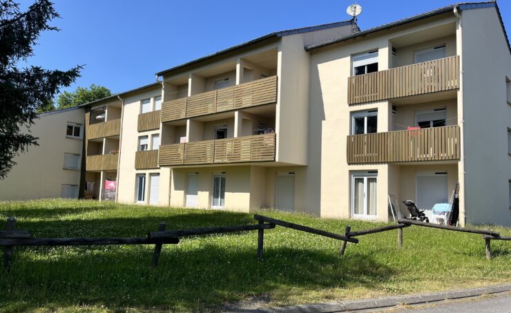 Appartement T4 83m² 63380 PONTAUMUR - Image 1