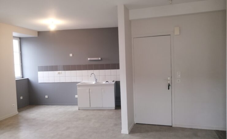 Appartement T4 77m² 63490 SUGERES - Image 1