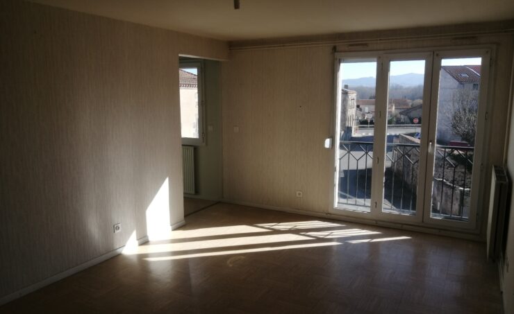 Appartement T3 70m² 63340 LE BREUIL SUR COUZE - Image 1