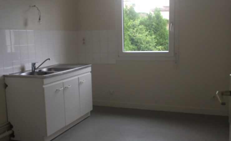 APPARTEMENT T4 - LE VERNET CHAMEANE - Image 2