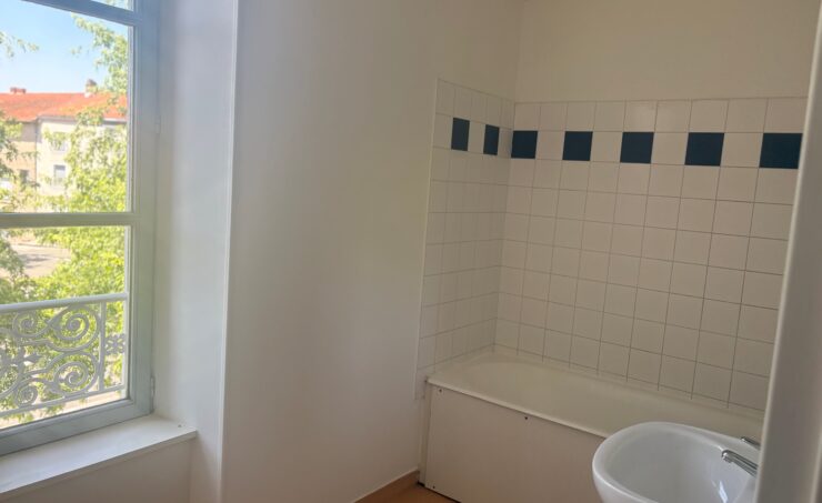 Appartement T3 67m² 63350 MARINGUES - Image 3