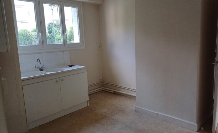Appartement T4 68m² 63300 THIERS - Image 2