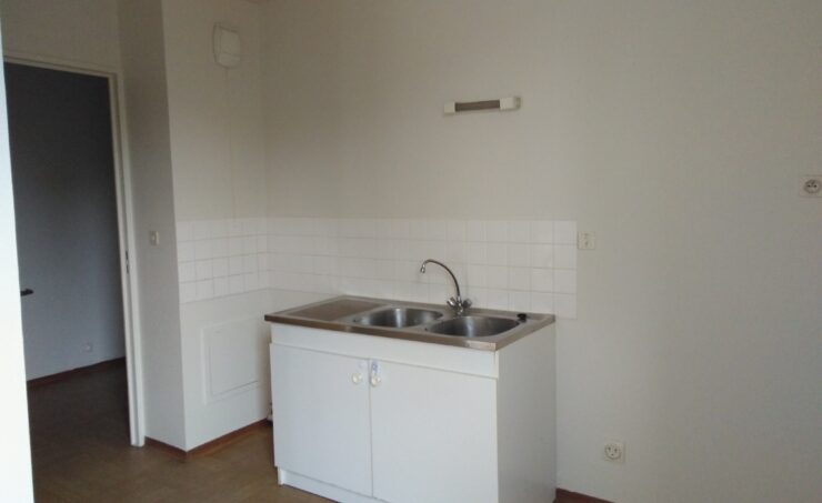 Appartement T3 69m² 63120 COURPIERE - Image 2