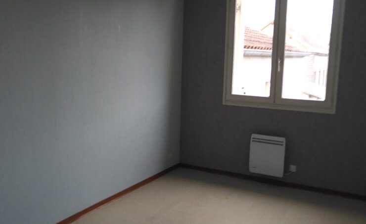 Appartement T3 69m² 63120 COURPIERE - Image 4