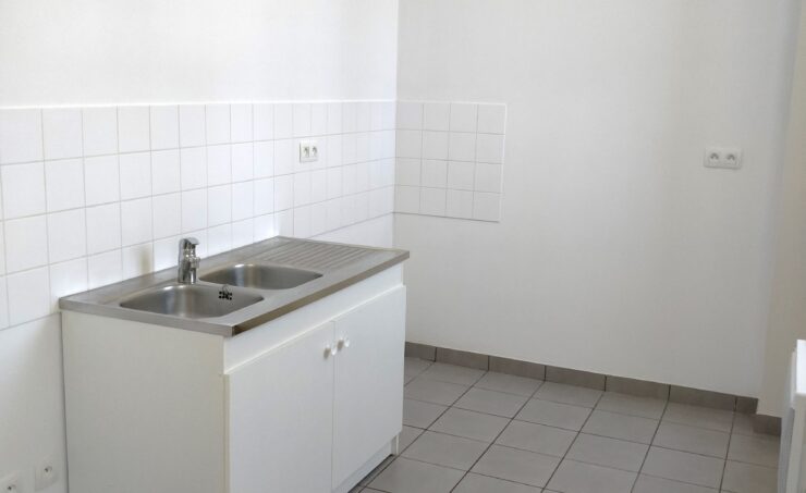 Maison T2 52m² 63640 ST PRIEST DES CHAMPS - Image 4