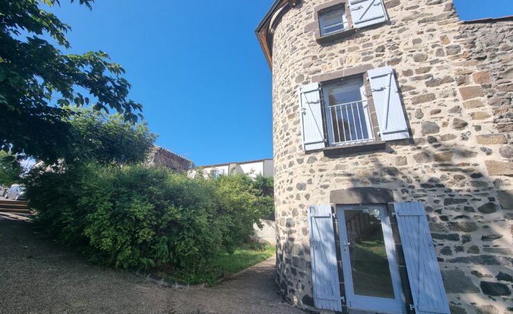 Maison T5 et + 100m² 63540 ROMAGNAT - Image 1