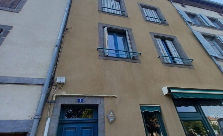 Appartement T4 87m² 63200 RIOM - Image 1