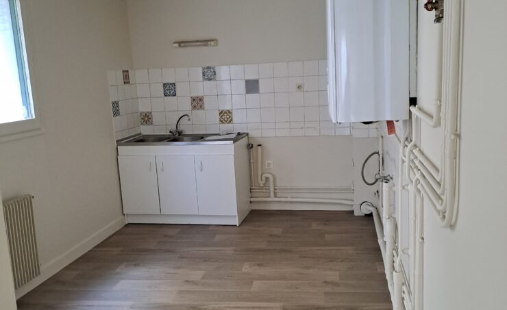 Appartement T4 87m² 63200 RIOM - Image 2