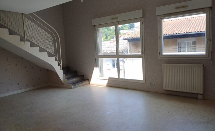Appartement T4 93m² 63300 THIERS - Image 1