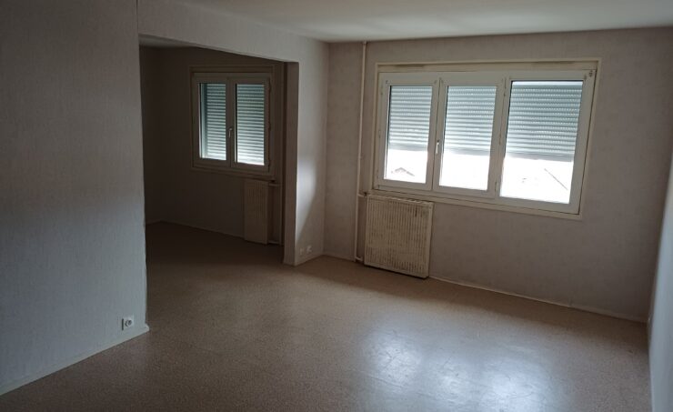 Appartement T4 92m² 63120 COURPIERE - Image 1