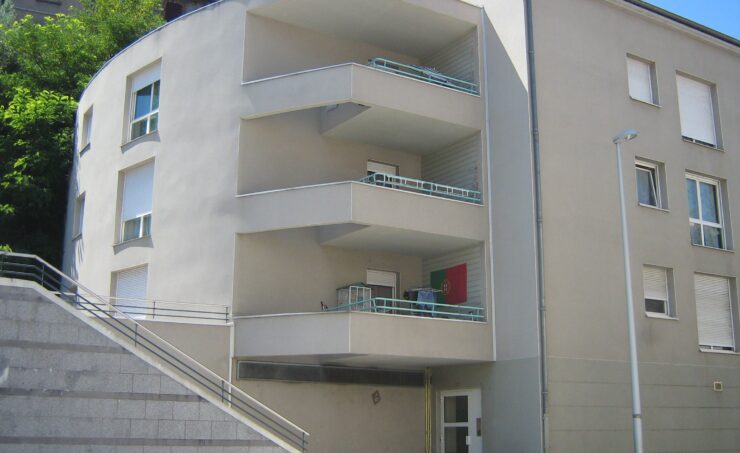 Appartement T4 93m² 63300 THIERS - Image 4