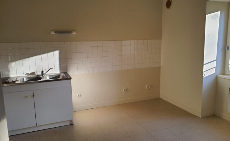 Appartement T5 et + 59m² 63380 PONTAUMUR - Image 2