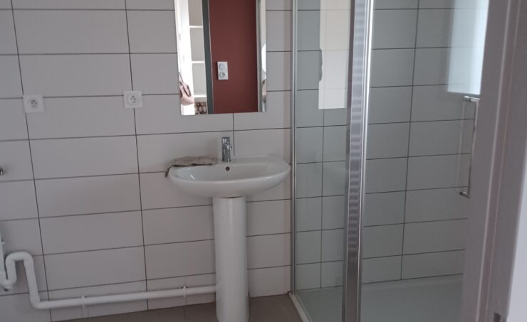 Appartement T2 51m² 63750 MESSEIX - Image 2