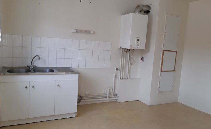 Appartement T4 93m² 63300 THIERS - Image 6