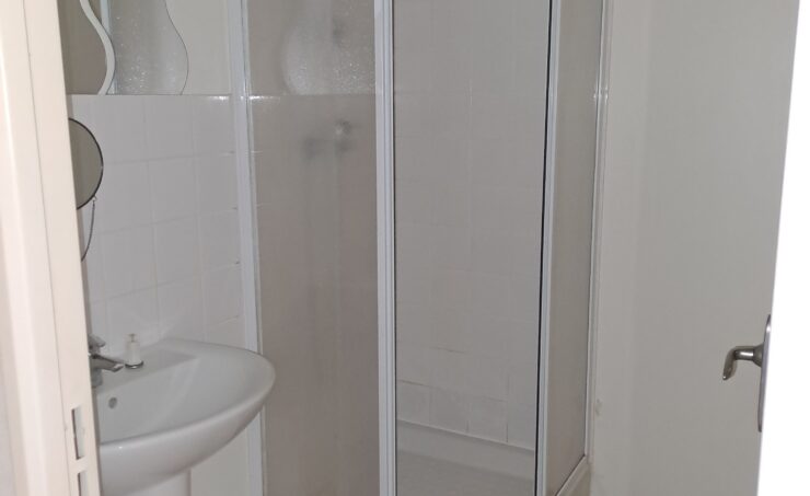 Appartement T4 83m² 63140 CHATEL GUYON - Image 4