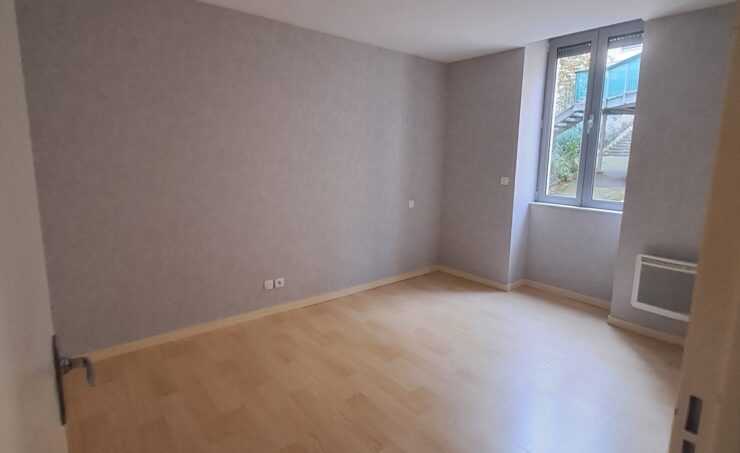 Appartement T4 83m² 63140 CHATEL GUYON - Image 5