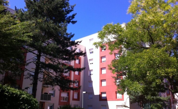 Appartement T4 83m² 63300 THIERS - Image 2