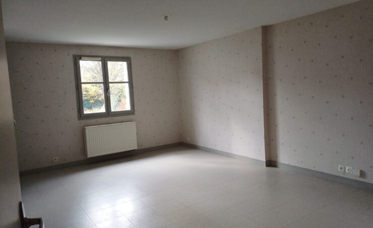 Appartement T3 76m² 63120 COURPIERE - Image 1