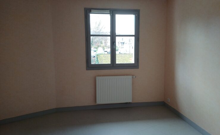 Appartement T3 76m² 63120 COURPIERE - Image 3