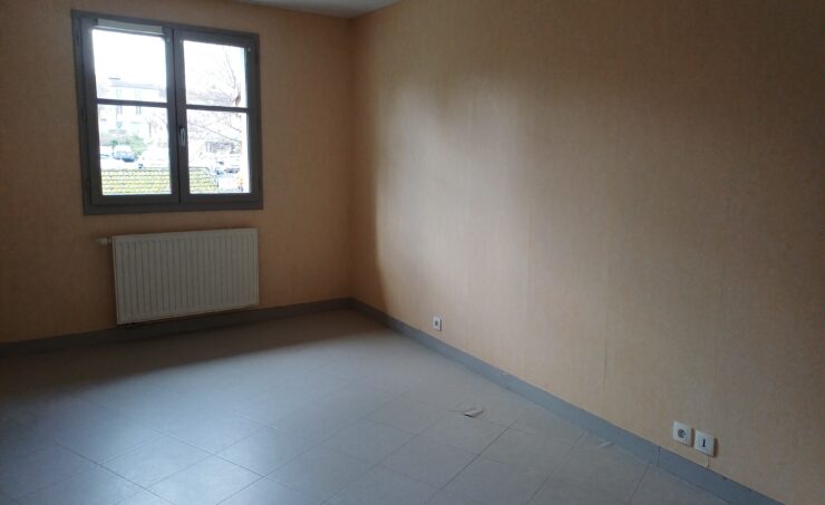 Appartement T3 76m² 63120 COURPIERE - Image 4