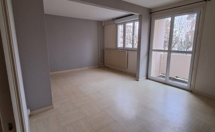 Appartement T5 et + 95m² 63200 RIOM - Image 2