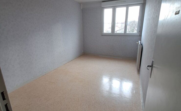 Appartement T4 75m² 63200 RIOM - Image 2