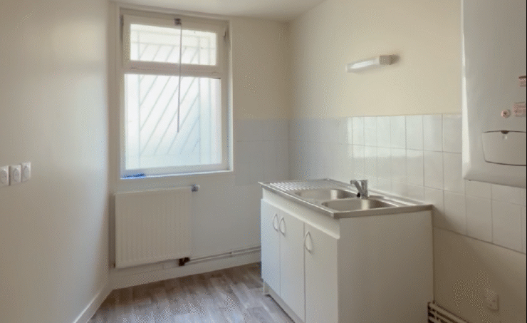 Appartement T4 88m² 63300 THIERS - Image 2