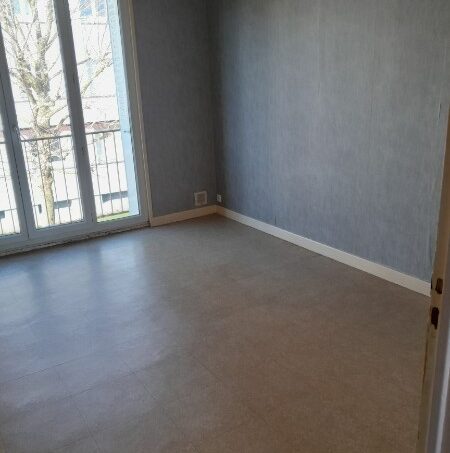 Appartement T4 71m² 63120 COURPIERE - Image 3