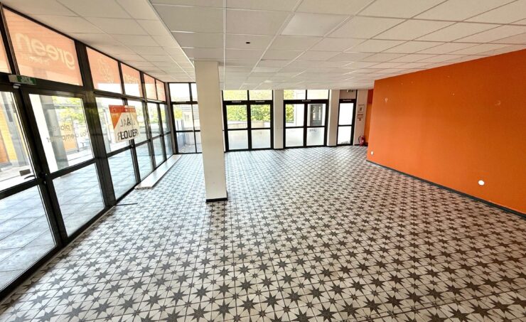 Local commercial 114m² 63000 CLERMONT FERRAND - Image 1