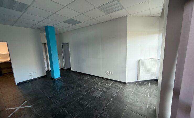Local commercial 51m² 63000 CLERMONT FERRAND - Image 1