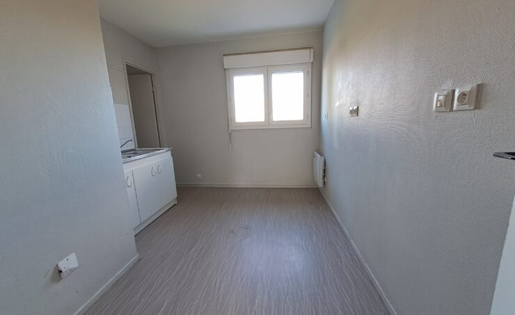 Appartement T4 79m² 63410 MANZAT - Image 2