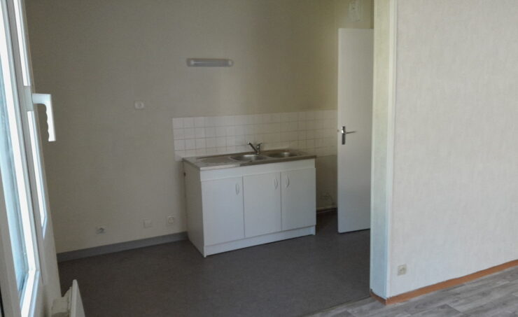 Appartement T4 83m² 63600 AMBERT - Image 2