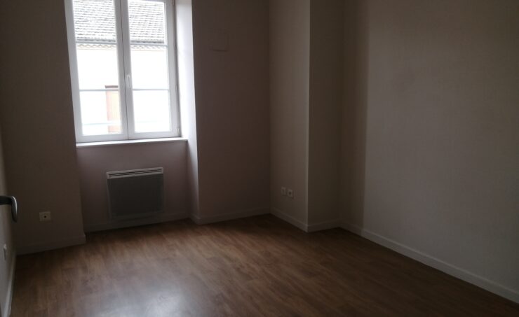 Appartement T4 77m² 63490 SUGERES - Image 4