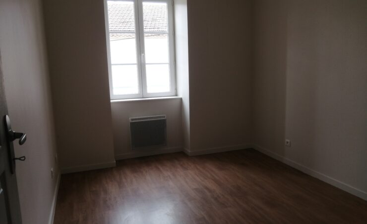Appartement T4 77m² 63490 SUGERES - Image 3