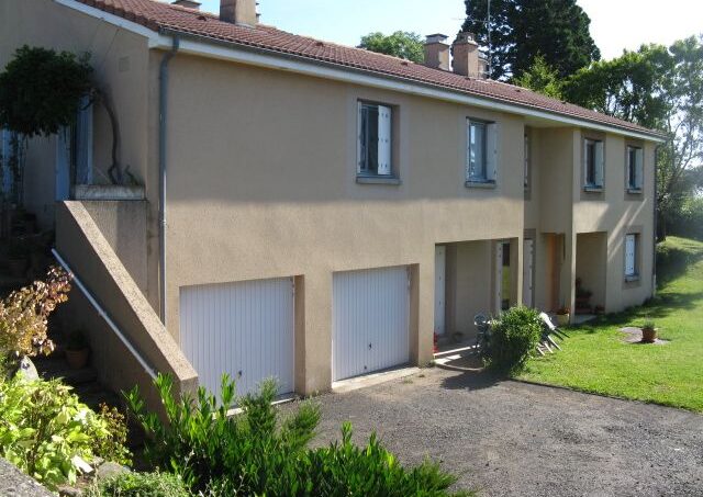 Appartement T4 83m² 63122 ST GENES CHAMPANELLE - Image 1