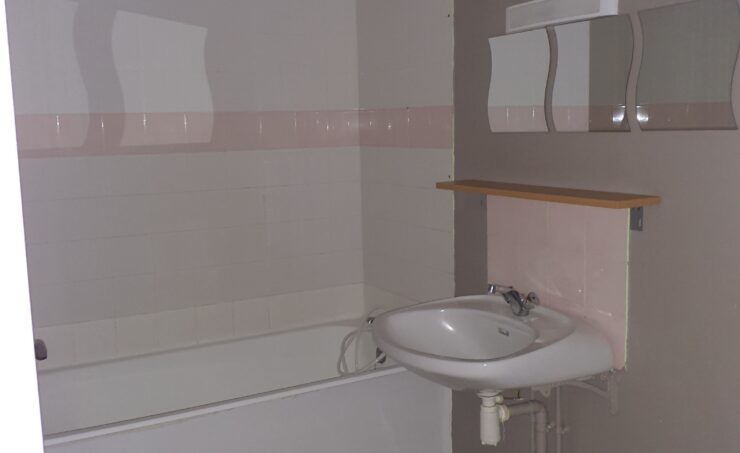 Appartement T4 88m² 63770 LES ANCIZES COMPS - Image 2