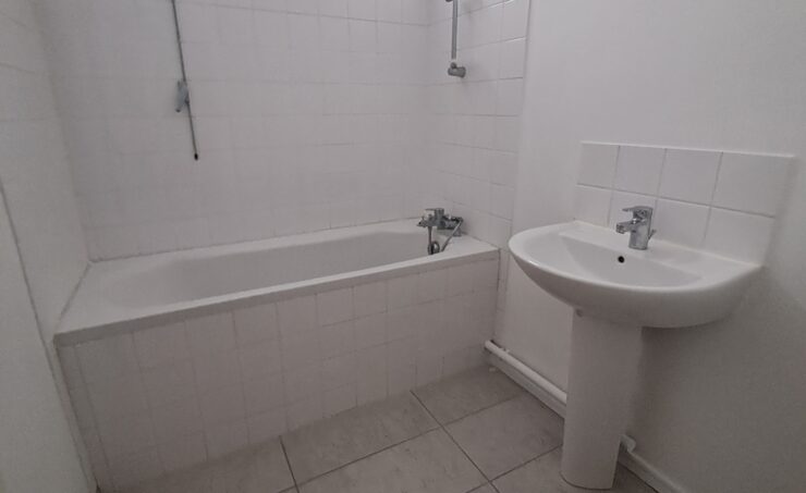 Appartement T2 44m² 63460 COMBRONDE - Image 2