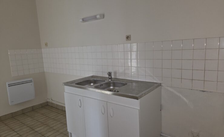 Appartement T4 83m² 63122 ST GENES CHAMPANELLE - Image 2